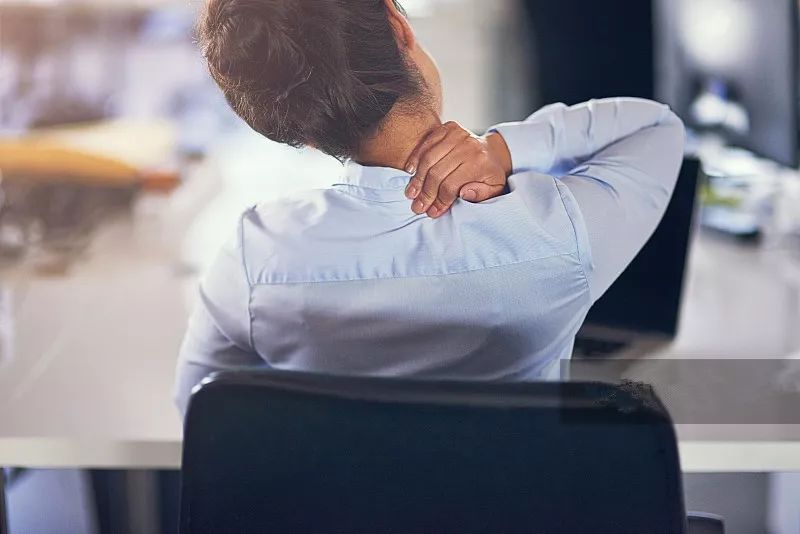 恐怖！穿双新鞋去踏青，几天后脚趾溃烂，差点要截肢！原因竟是...