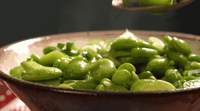 6岁男孩吃了这道菜被抢救,4岁男童吃饭中毒死亡