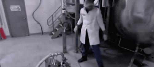 为什么防晒霜用完感觉特别干,怎么判断防晒霜水油分离