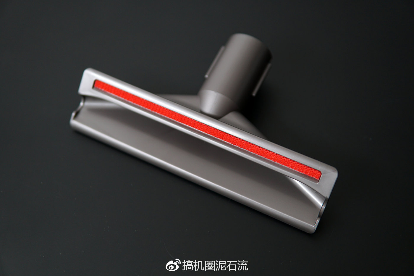 戴森除螨仪手持吸尘器评测,戴森吸螨仪v7清洗视频