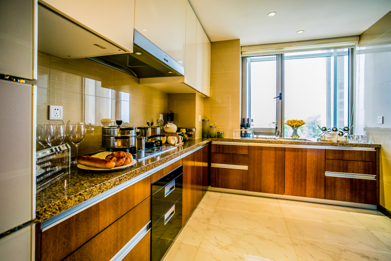 冰箱突然发出一声异响是什么原因,冰箱有异响跟有老鼠在里面一样