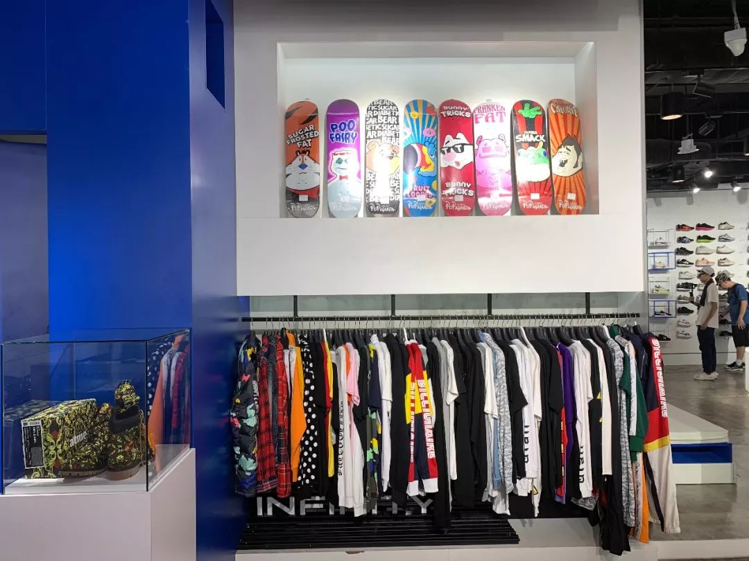 泰国最大球鞋店,泰国曼谷球鞋实体店