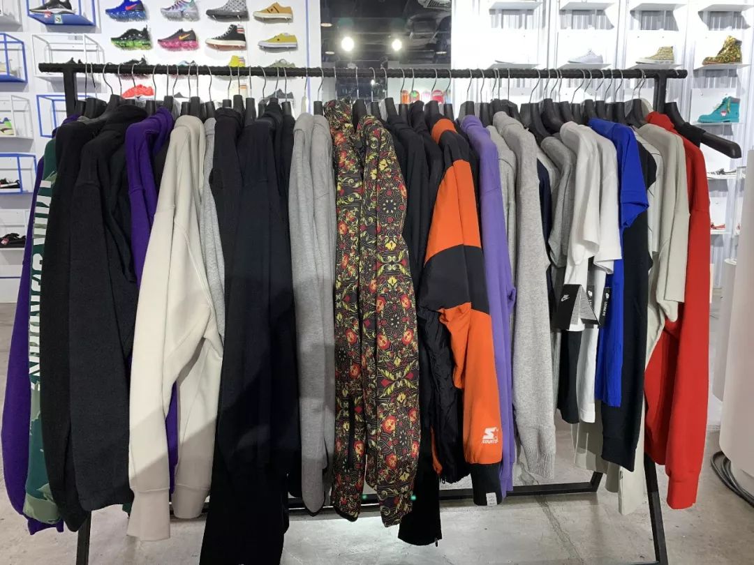 泰国最大球鞋店,泰国曼谷球鞋实体店