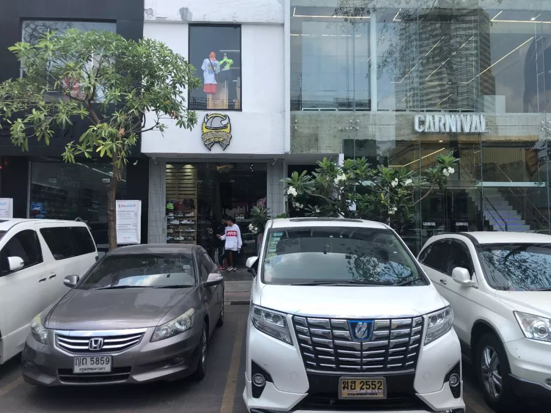 曼谷球鞋图片大全,泰国曼谷球鞋实体店