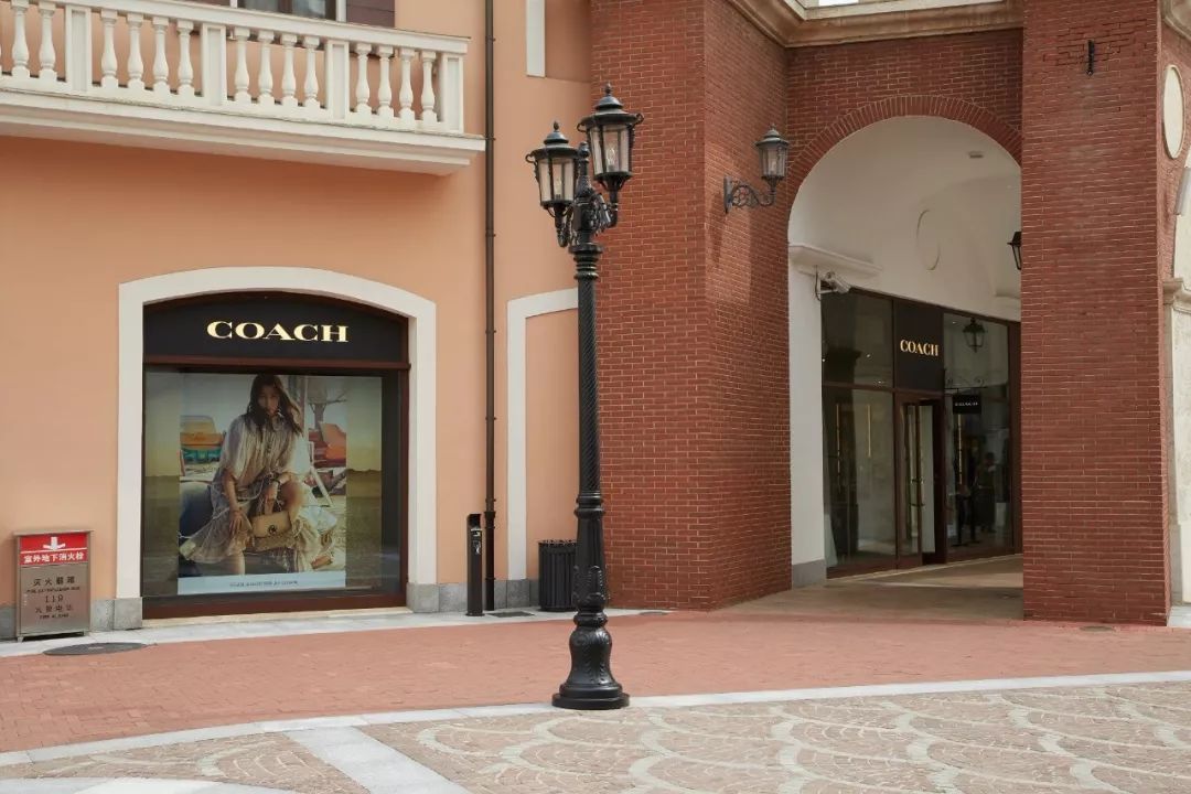 怎么穿让人看起来很贵,怎样穿看起来既普通又好看