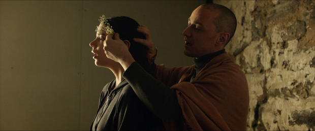 不爽超英电影的导演有很多，他算一个