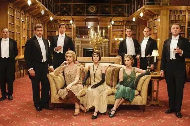 别再穿小白鞋了！今年夏天这5双鞋子才是真好看又高级！