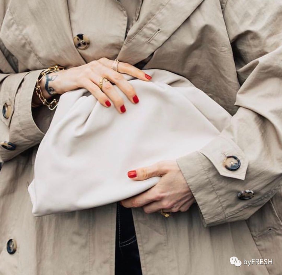 想成为一个富有的人,希望自己成为一个会赚钱的人