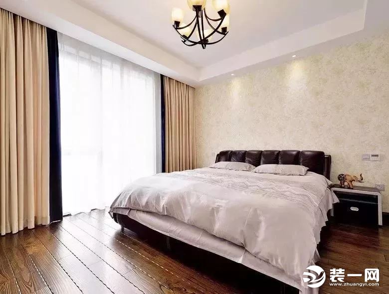 小姨家的美式风格装修太赞了，衣帽间衣柜定制真实用！