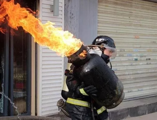 向劳动节致敬,向五一劳动节致敬的动态图片