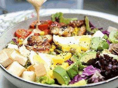 沙拉里面的沙拉酱热量大吗,减肥吃的沙拉酱脂肪多少算高