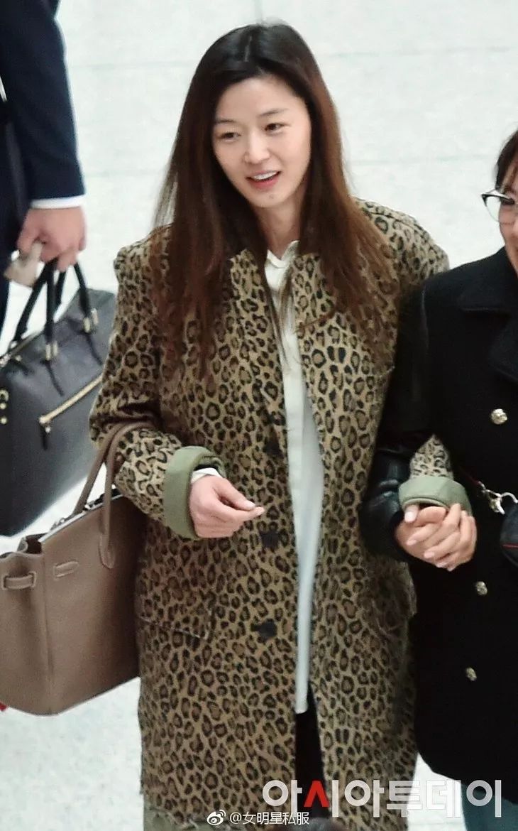 寰嬫斂淇忎匠浜篴j,寰嬫斂淇忎匠浜洪噷闈㈢殑elle