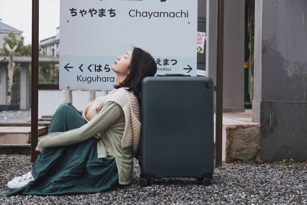 旅行箱里的东西如何清理,布旅行箱脏了怎么清洗