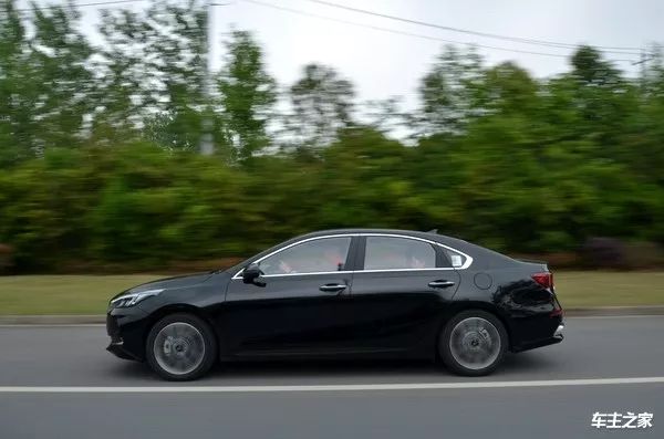 实测百公里6.4个油配置媲美自主品牌试驾全新起亚K3