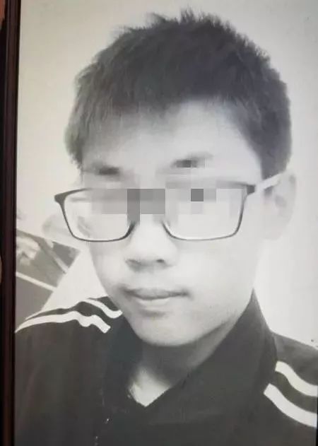 后脑勺头盖骨被打破,*体下**肿成两个拳头大!14岁少年竟被同学活活打死了