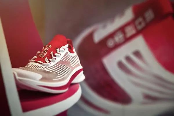 coach涂鸦联名上身,coach涂鸦联名男士