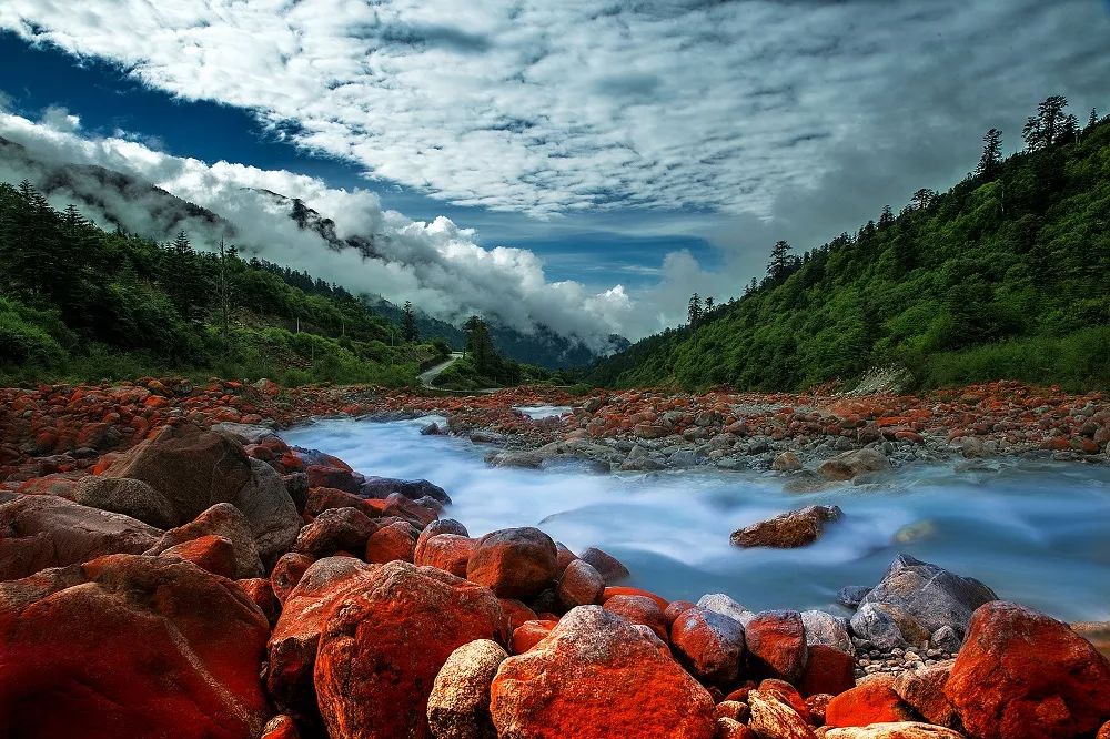 桃坪羌寨好玩还是甘堡藏寨好玩,毕棚沟五一免门票吗