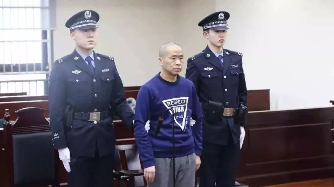 可恶！家长花高价请名师家教，他竟多次强奸17岁女儿！