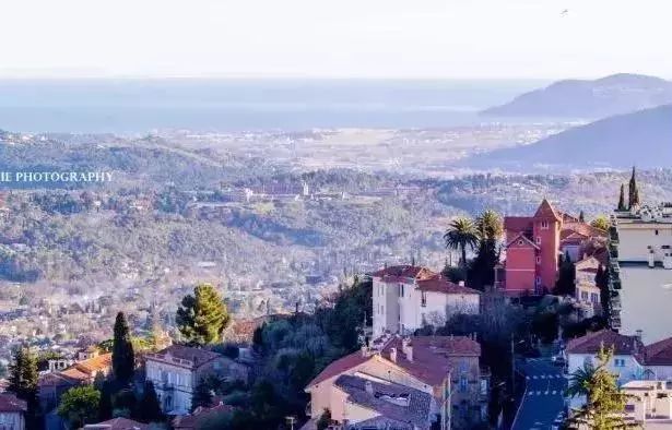 一瓶水止痒,后背长痱子很痒怎么解决