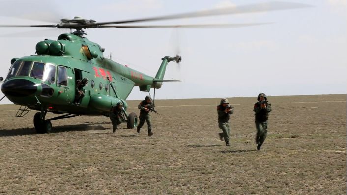 武警山鹰突击队军事演习,武警特战小队战术训练