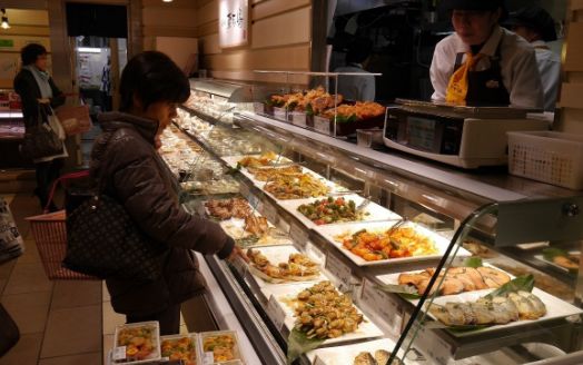 生活排忧所、准妈服务站、会员卫生间、机器人共荣.....盘点日本TOP10百货商场的体验创新对策