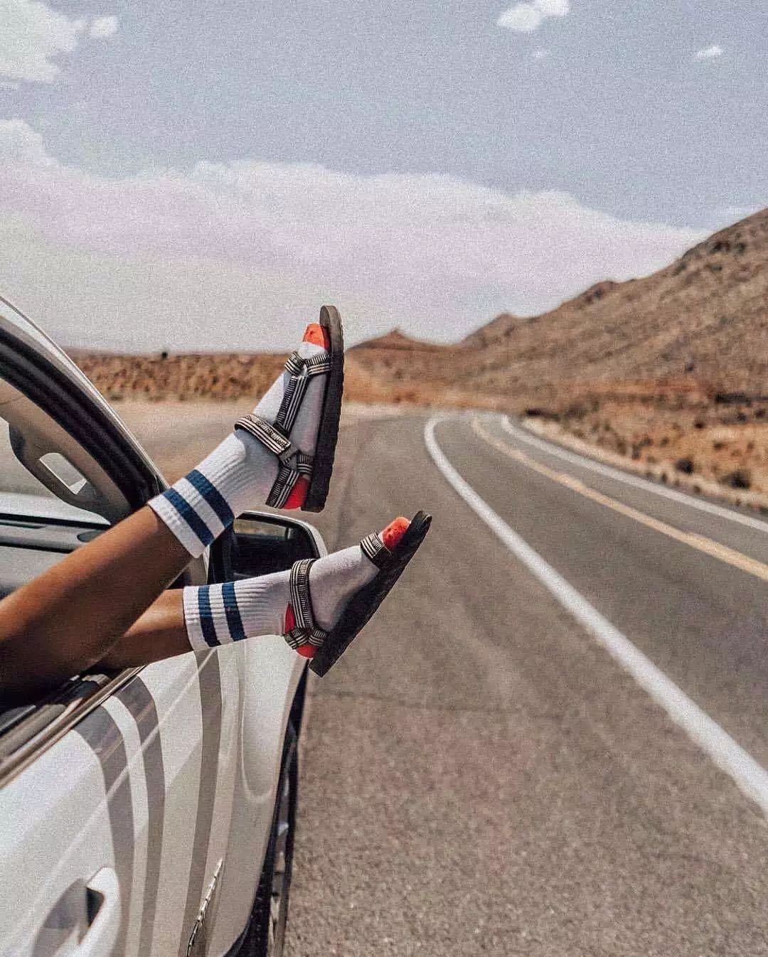 今年夏天这几款凉鞋真的美哭了,这个夏天让你美炸的凉鞋