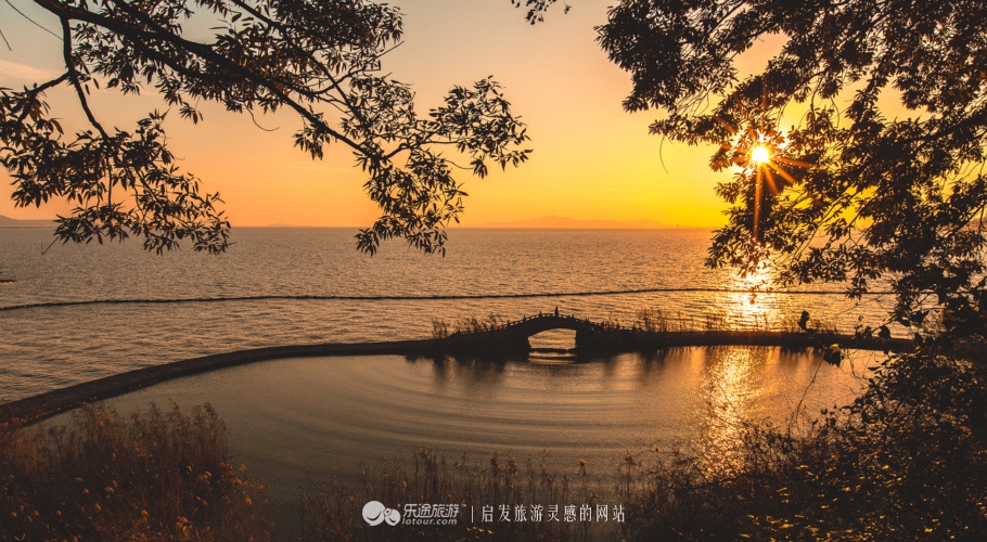 又到菊黄蟹肥时，无锡太湖鼋头渚渔家风情节上演