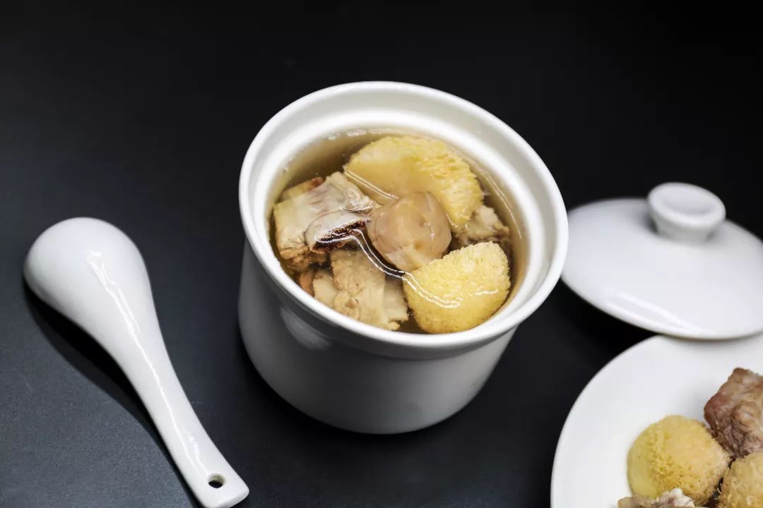 椴佺菠椋庡懗缇庨,椴佺菠缇庨