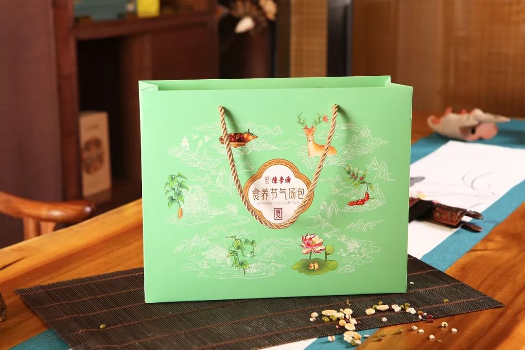 为高考“加汤加料”，安度盛夏，拿下高分。典方配伍，顺时而养——陈李济食养节气汤包上线啦！