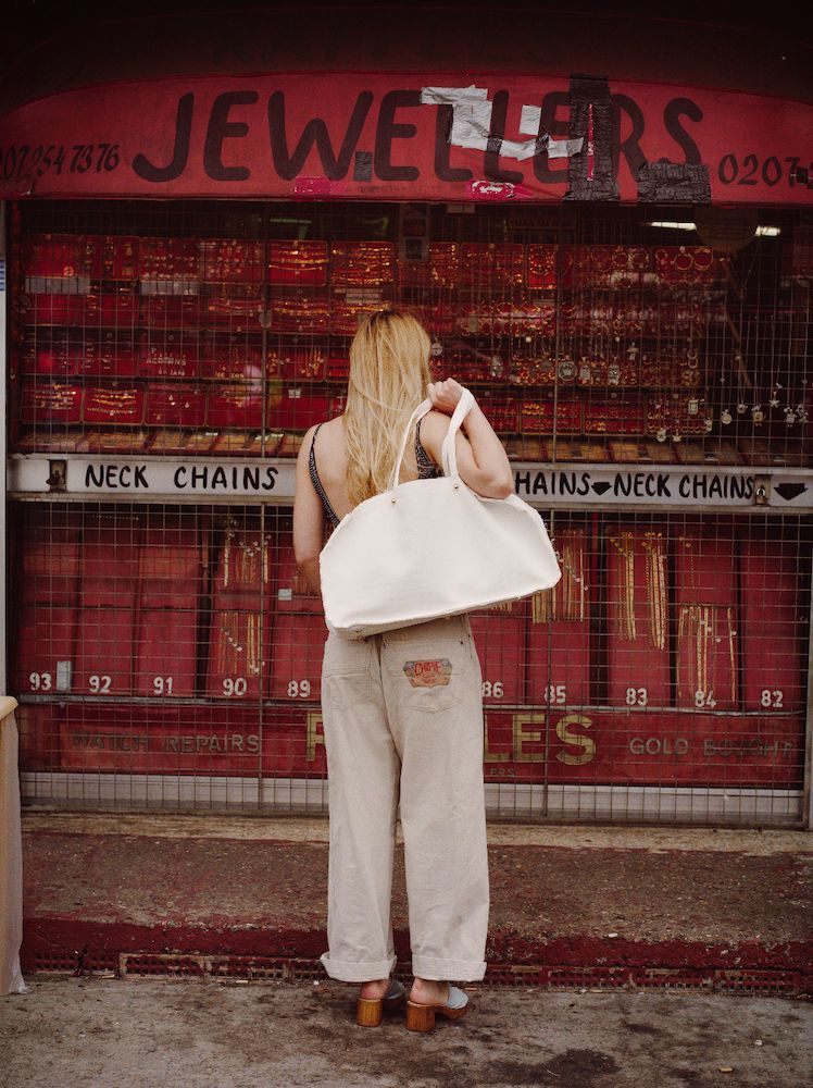 这个夏天温柔一点,希望这个夏天微风能温柔一点