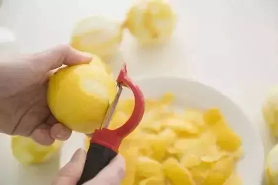 家里总有“小强”作祟怎么办?来学学这几个小妙招