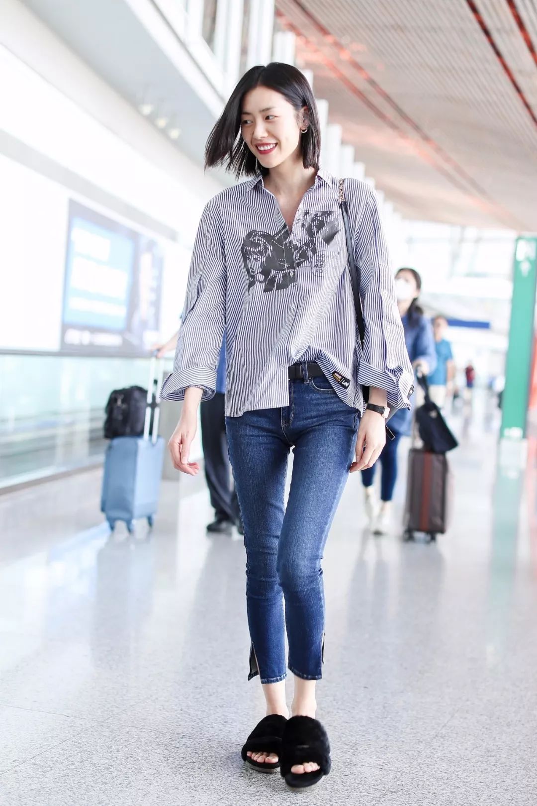 时髦人的夏天，从裤腿开衩开始