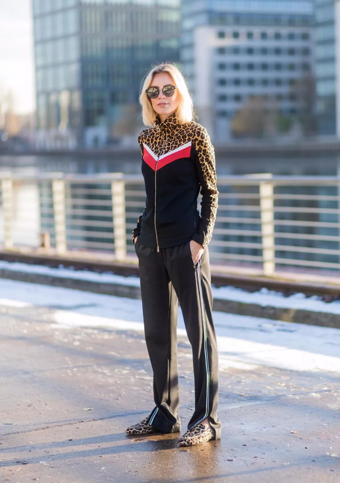 时髦人的夏天，从裤腿开衩开始