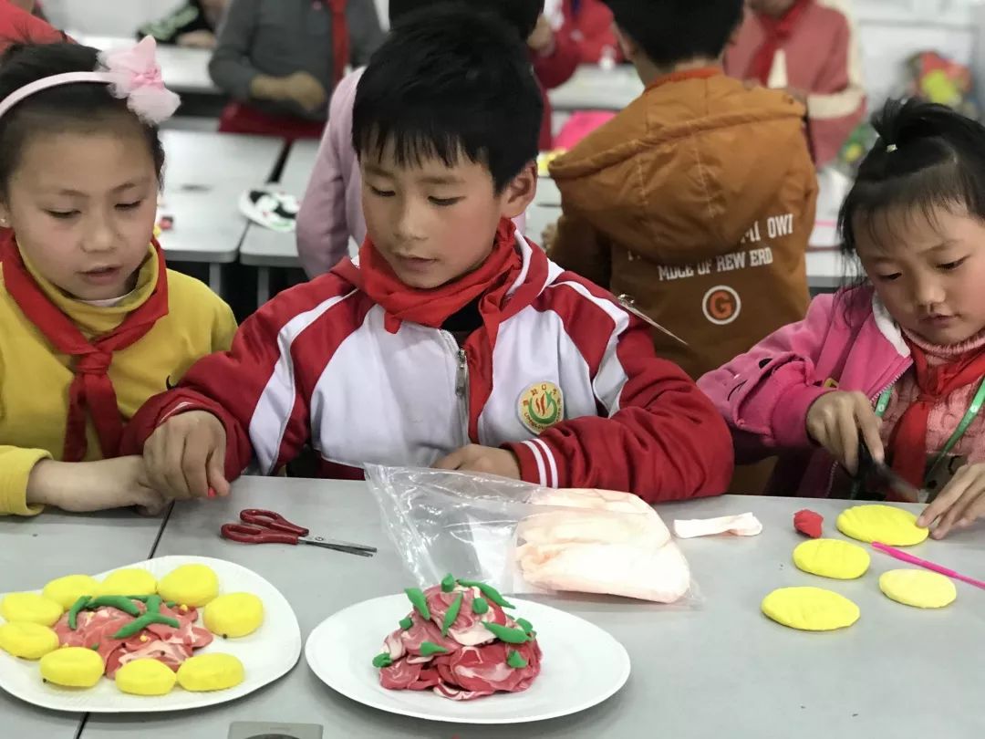 围观!郫都十万学子两千余件作品献礼祖国华诞!