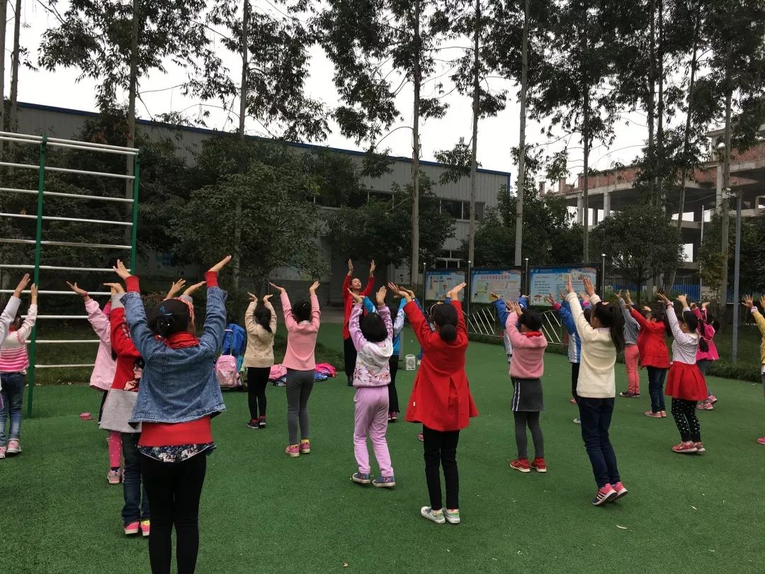 围观！郫都十万学子两千余件作品献礼祖国华诞！