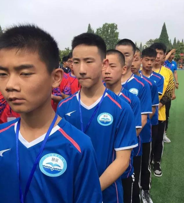 光山县慧泉中学足球队征战第四届“市长杯”侧记