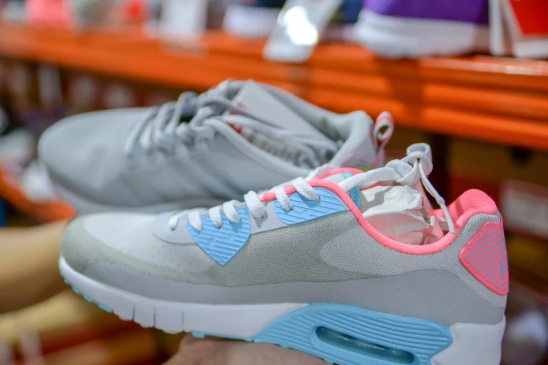 金利来1折店,金利来买一送一特卖活动