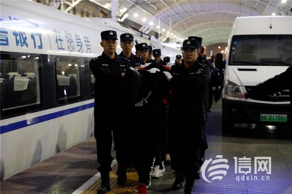 青岛警察打掉8个网络诈骗案,寿光公安破获特大网络诈骗案