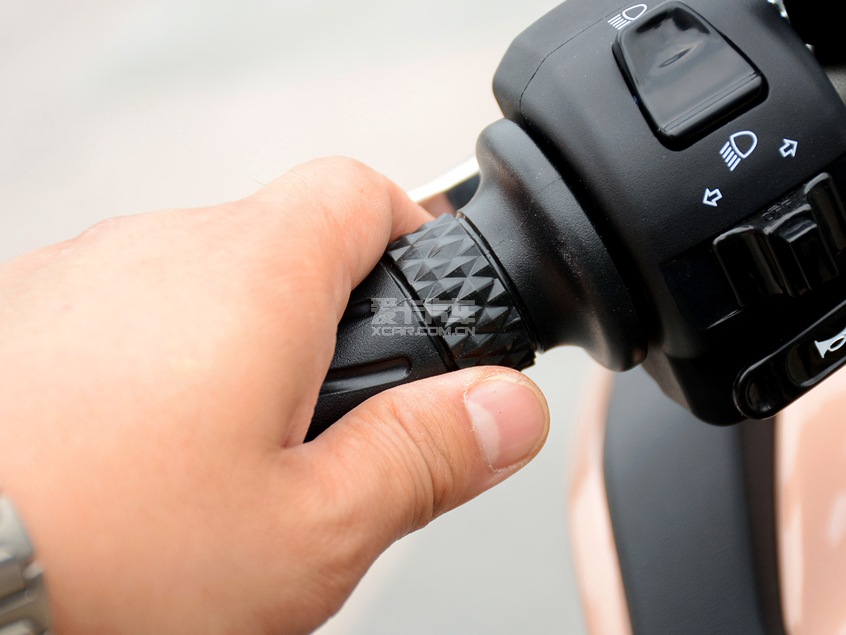 雅马哈巡鹰125和铃木uy125哪个好,本田裂行125和雅马哈巡鹰125比较