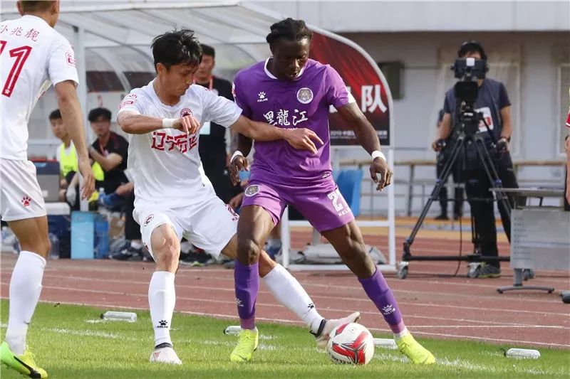 2014赛季辽宁宏运vs上海上港,辽宁宏运足球队3比1上港