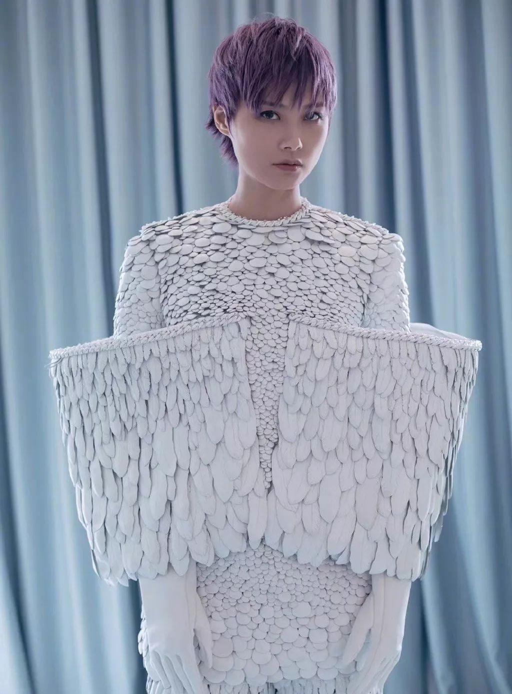 戛纳朱一龙入选作品,戛纳朱一龙白西装