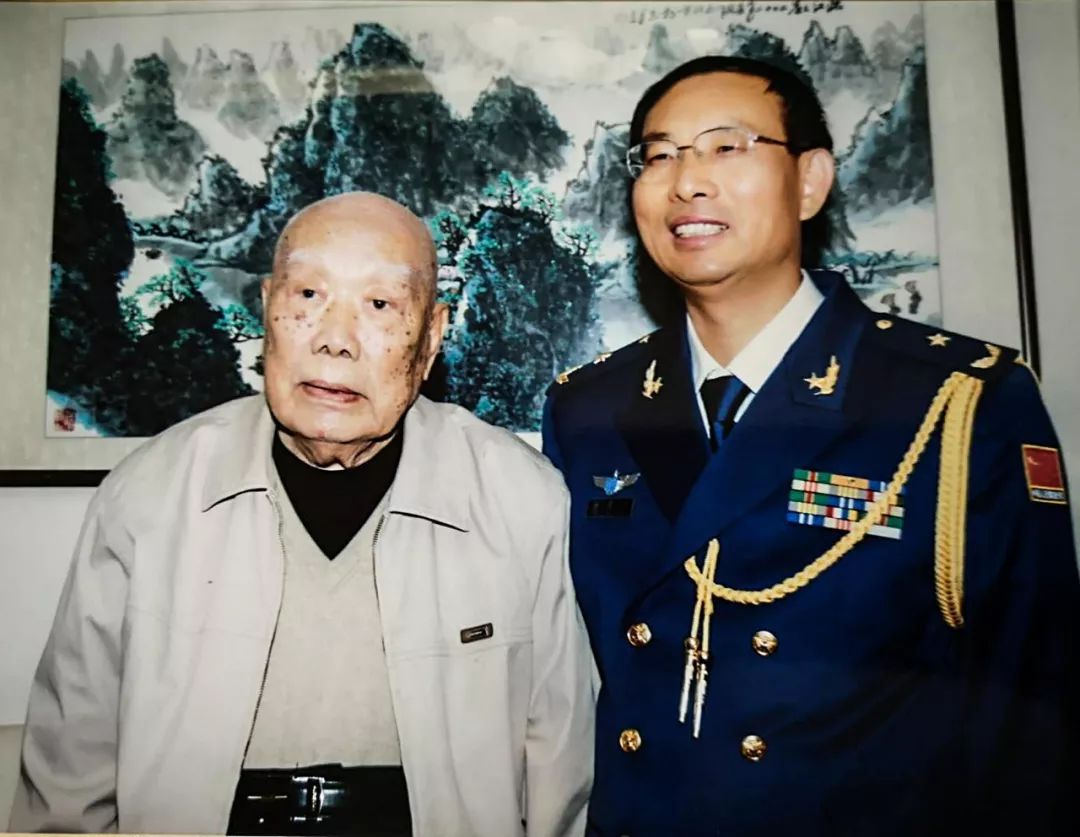 余爱水和胡杨魂,余爱水杂志审编