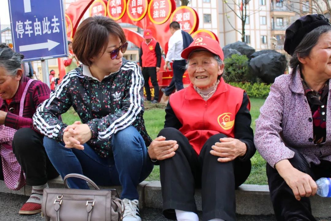 积分优先入学、务工，还能换米换油，来看贵州赫章异地扶贫搬迁户的新体验！