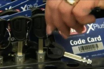 锁怎么一提就锁上呢,锁怎么弄才能从里面反锁不了