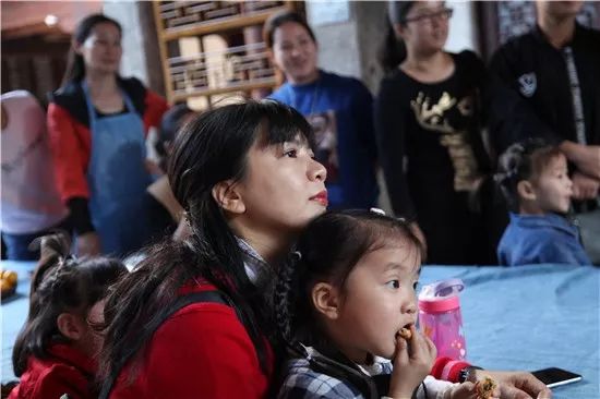 全国人大代表黄美媚,人大代表黄美媚讲话