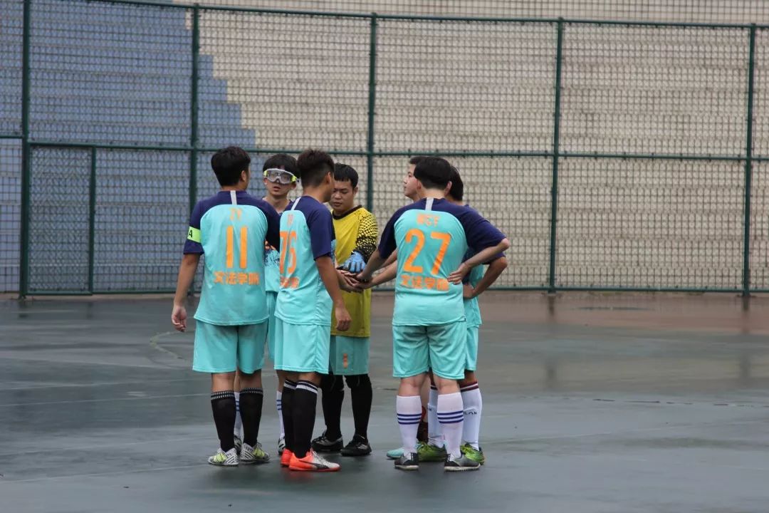 足球队勇夺冠军,喜报我校足球队喜获甲组乙级亚军