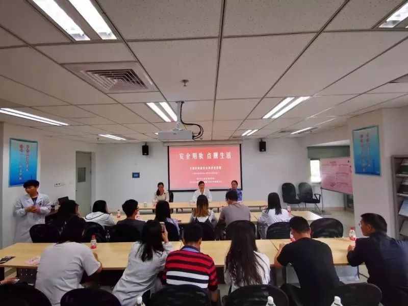 推动谁执法谁普法,谁执法谁普法宣传进社区