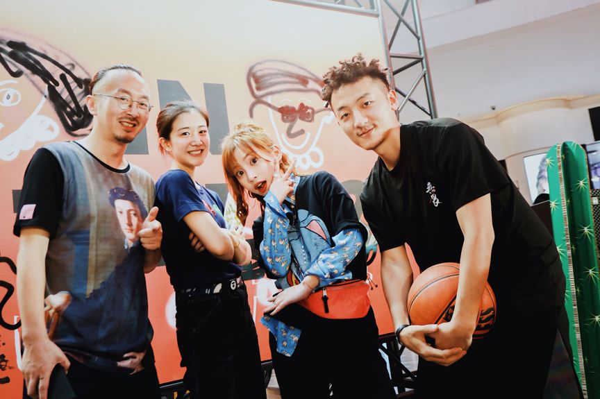 一波广告牌引爆天津，高街硬核登场玩转神级营销