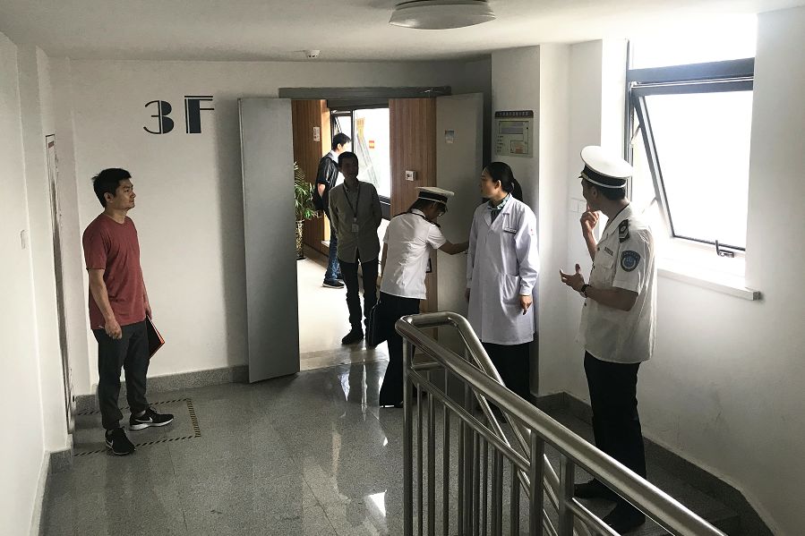 抽烟的人平均每天抽吸支烟,抽烟的人平均一天多少烟