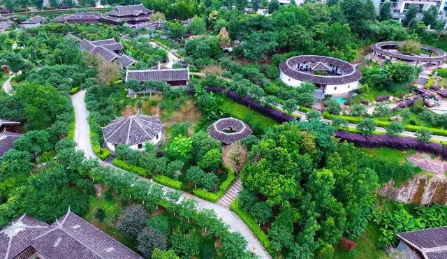 沉浸式泡温泉夏日玩水圣地推荐,送福利啦